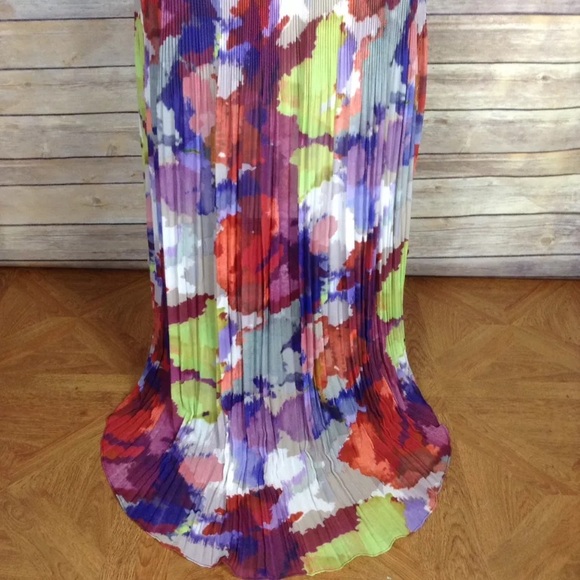❗️SOLD❗️Guess Kaliedo pleated high low dress - Picture 6 of 8